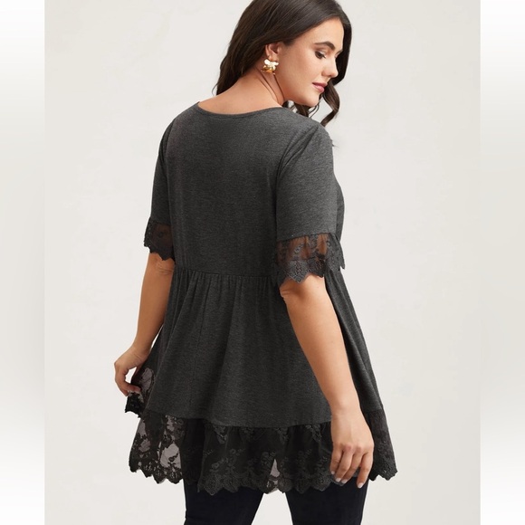 BloomChic Plus Size 2XL Lace Detail Round Neck Peplum Top us18-20 - Picture 3 of 5